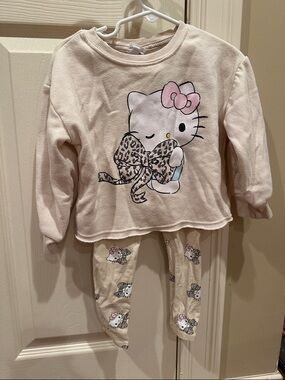 Hello Kitty Cream and Pink Bow  Set for Kids